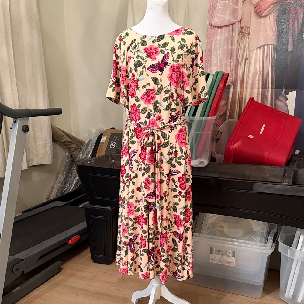 NWT Leota Pink and Cream Floral Midi Dress 1X B151